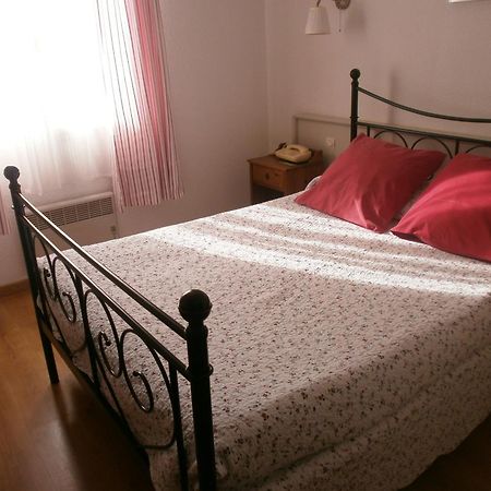 Hôtel Le Clos des Pins Six-Fours-les-Plages Chambre photo
