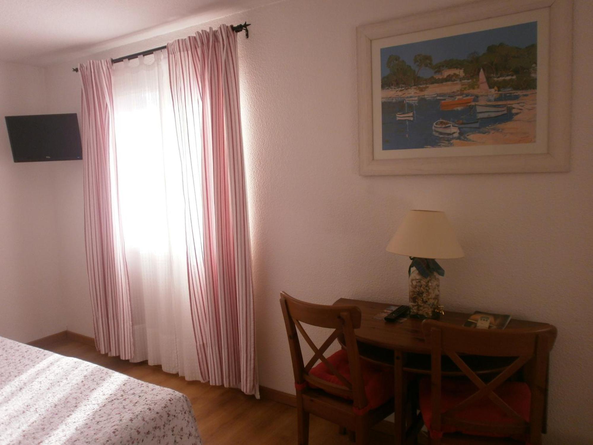 Hôtel Le Clos des Pins Six-Fours-les-Plages Chambre photo
